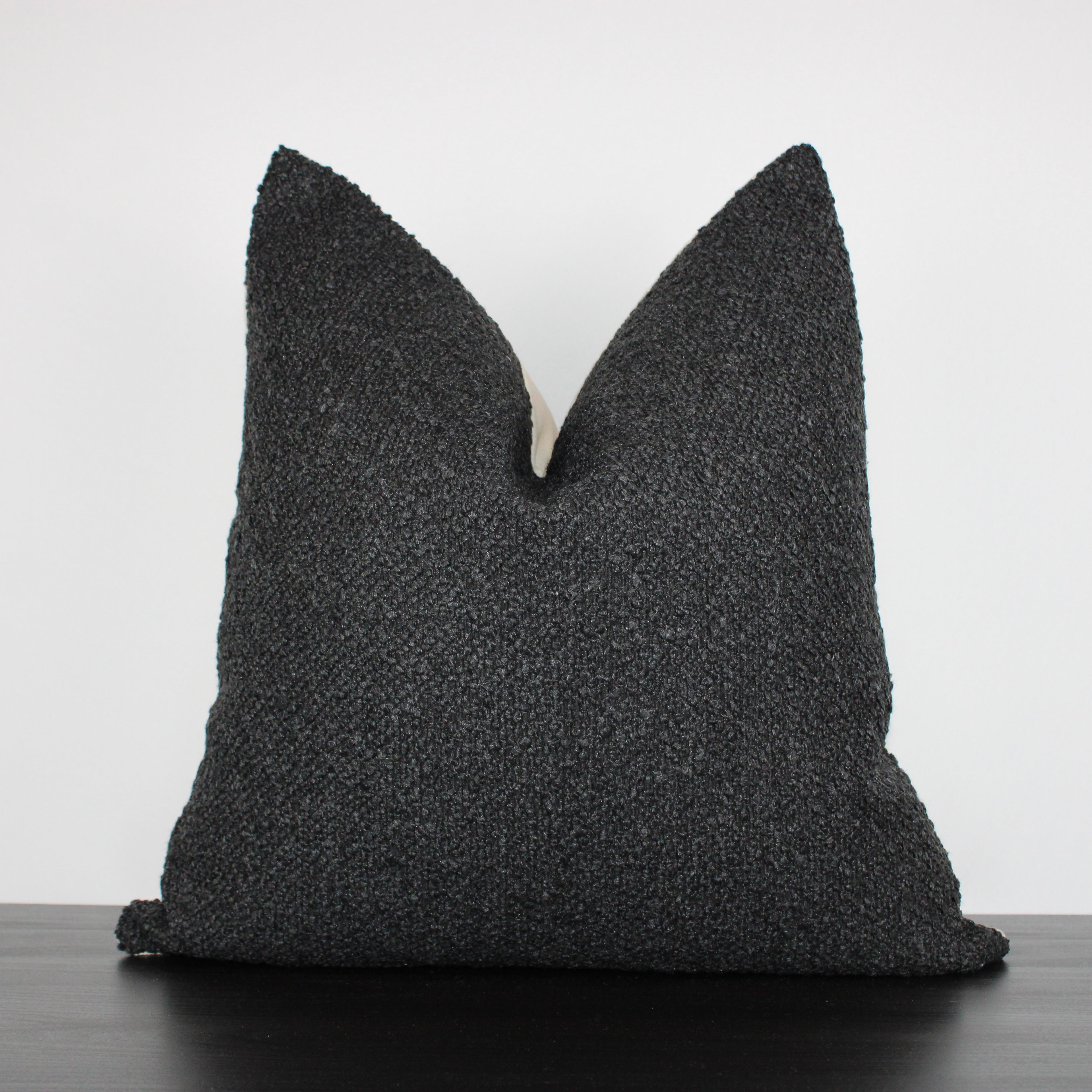 All in Black Boucle
