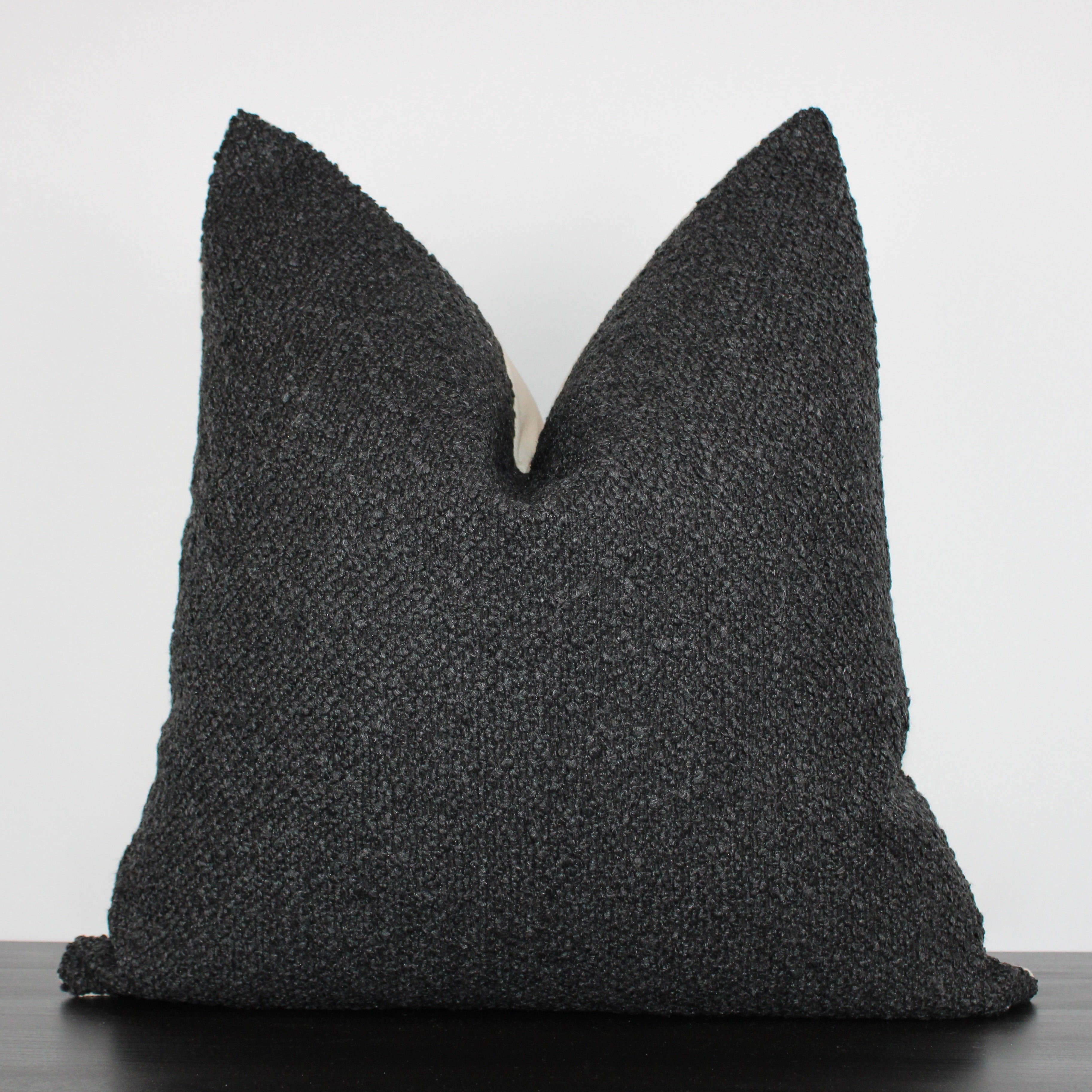 All in Black Boucle