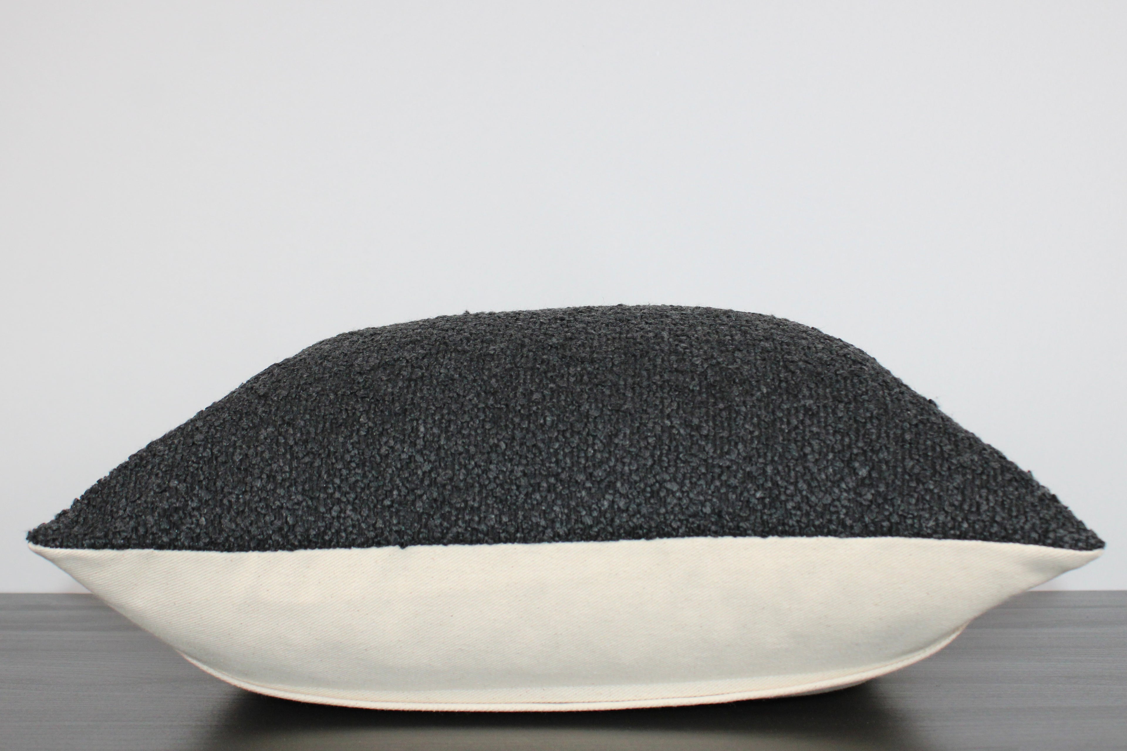 All in Black Boucle
